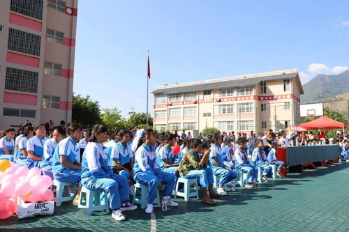 送溫暖，助成長(zhǎng)——中共怒江州文化和旅游局黨支部赴特殊教育學(xué)校開(kāi)展助殘日活動(dòng)